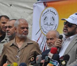 بالصور: الاعتصام الاسبوعي لاهالي الاسرى بالصليب بحضور موسى ابو مرزوق