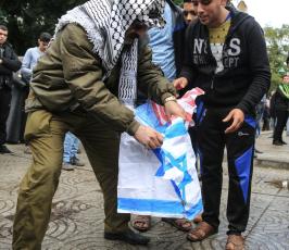 مسيرات حاشدة في غزة رفضاً للقرار الأمريكي بنقل السفارة للقدس المحتلة ‫(29273996)‬ ‫‬