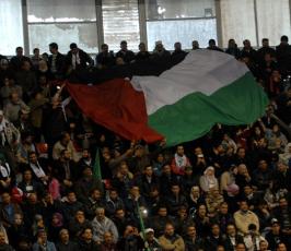 رئيس الوزراء الفلسطيني اسماعيل هنية يتحدث بكلمة أمام جمهور حاشد في تونس العاصمة