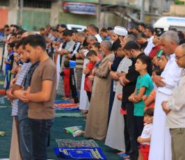  صلاة العيد في العراء بمحافظات القطاع ‫(39125509)‬ ‫‬