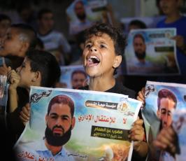  وقفة مع الاسير محمد علان  امام مقر الصليب الاحمر بمدينة غزة ‫(34865674)‬ ‫‬