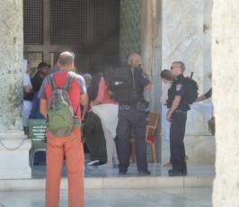 صور مجندات ومخابرات ومستوطنين وسياح يقتحمون المسجد الأقصى