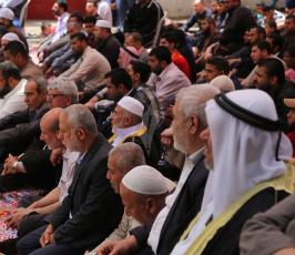  صلاة الجمعة امام مقر الصليب الاحمر بغزة تضامنا مع الاسرى في سجون الاحتلال ‫(39649797)‬ ‫‬
