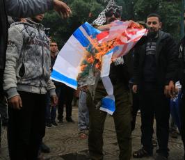 مسيرات حاشدة في غزة رفضاً للقرار الأمريكي بنقل السفارة للقدس المحتلة ‫(29274000)‬ ‫‬