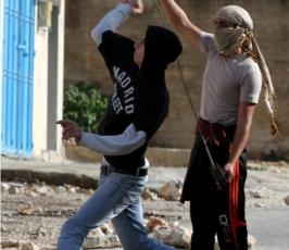نحْـن لا نبَـالى بأى نَوعٍ من التهْديد فهمّتنَـا من فلسطــين أضــحَت كالحَديد حضّر الأكفَان يا صهيُون وانظُر مثْواكَ قد أتَى يومُ الوعيد
