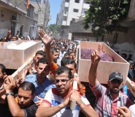 جماهير غفيرة تودع شهيدين من حى الشجاعية
