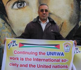 الاونروا وقفة للفصائل الفلسطينية امام مقر  ‫(1)‬ ‫‬.jpg