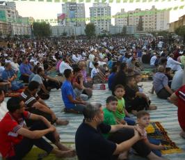 صلاة العيد بساحة السرايا ‫(43385351)‬ ‫‬.JPG