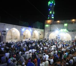 صلاة التراويح من مسجد العمري الكبير بمدينة غزة  ‫(31356315)‬ ‫‬