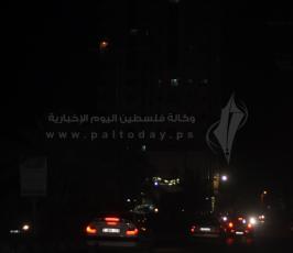 في ظل انقطاع الكهرباء.. عدسة فلسطين اليوم تتجول في شوارع غزة