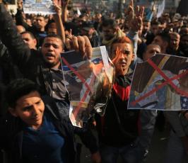 بالصورالجهاد الإسلامي تنظم مسيرات حاشدة في جميع محافظات قطاع غزة نصرة للقدس ورفضا لقرار ترامب ‫(37552655)‬ ‫‬