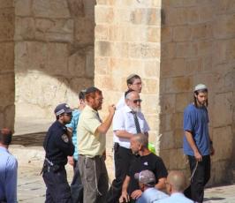 مستوطنون يقتحمون باحات المسجد الأقصى