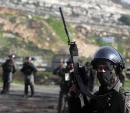 خاص فلسطين اليوم..إصابات بالرصاص الحي بمواجهات "عوفر" قرب رام الله