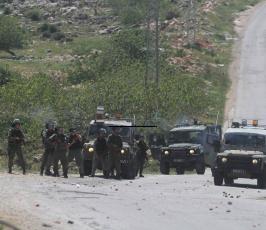 خاص فلسطين اليوم..مواجهات عنيفة بين شبان فلسطينيين وقوات الاحتلال على مدخل سلواد شرقي رام الله