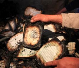 مستوطنون يحرقون مسجداً