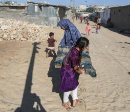  سكان منطقة نهر البارد فى جنوب القطاع ‫(1)‬ ‫‬