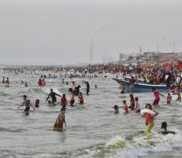 مقتطفات لبحر غزة بصيفه الحار
