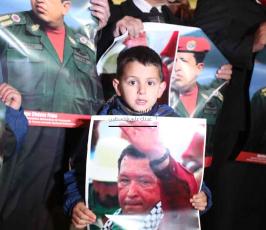 خاص فلسطين اليوم..وقفة تضامنية تقديراً لدور "شافيز" تجاه القضية الفلسطينية
