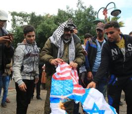 مسيرات حاشدة في غزة رفضاً للقرار الأمريكي بنقل السفارة للقدس المحتلة ‫(29273998)‬ ‫‬