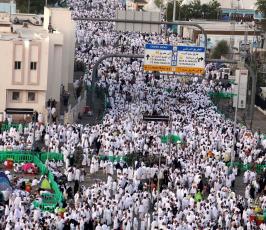 حجاج على جبل عرفات بعد ظهر اليوم لأداء ركن الحج الأعظم  ‫(29745546)‬ ‫‬