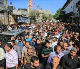  تشييع جثامين شهداء سرايا القدس وكتائب القسام في البريج ودير البلح والقرارة وخانيونس (40)