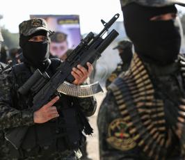 سرايا القدس تنظم مسيراً عسكرياً لعرس الشهيد كامل قريقع بغزة (17)