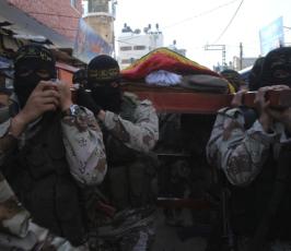 بالصور:سرايا القدس تودع احد قادتها البارزين في موكب جنائزي مهيب
