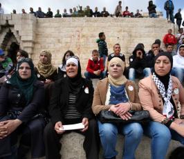 شرطة الاحتلال تقمع تظاهرة في مدينة القدس المحتلة شاركت في فعاليات احياء يوم الأرض ..