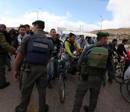 خاص فلسطين اليوم.. الاحتلال يعترض مسيرة الدراجات الهوائية المناهضة لماراثون الاحتلال في القدس