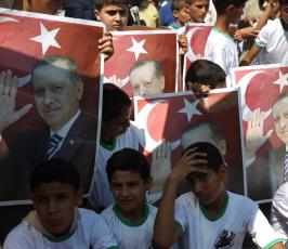 مسيرات في غزة دعماً للرئيس التركي أردوغان ‫(1)‬ ‫‬