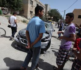 خاص فلسطين اليوم..مستوطنون يحرقون أربع سيارات فلسطينية في قرية الزبيدات شمال أريحا