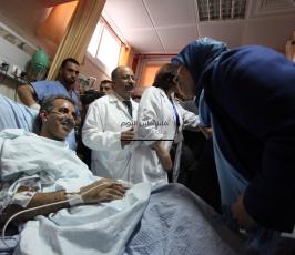 الأسير المريض محمد التاج فور الافراج عنه ووصوله إلى مستشفى رام الله