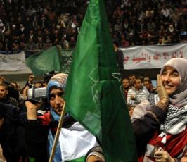 رئيس الوزراء الفلسطيني اسماعيل هنية يتحدث بكلمة أمام جمهور حاشد في تونس العاصمة