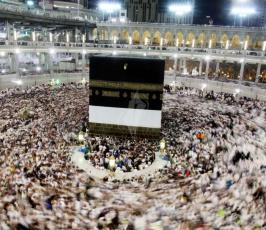 حجاج   فى الجمعة الأولى من ذي الحجة ‫(1)‬ ‫‬