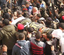 سرايا القدس تُودع أحد مجاهديها بلواء الوسطى في موكب مهيب