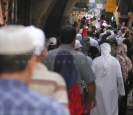 نحو ٢٠٠ الف مصل أدوا صلاة الجمعة الاولى من شهر رمضان في المسجد الاقصى المبارك