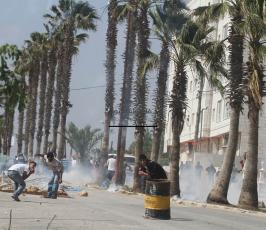 خاص فلسطين اليوم..مواجهات عنيفة بين شبان فلسطينيين وقوات الاحتلال على مدخل سلواد شرقي رام الله