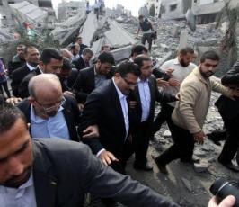 وصول الوفد التونسي رفيع المستوى تضامنا مع قطاع غزة الذي يتعرض للعدوان