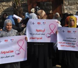 وقفة نسائية لمرضى السرطان