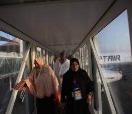 الحجاج الفلسطينين خلال توجههم فى اخر رحلاتهم من غزة إلى السعودية لاداء فريضة الحج