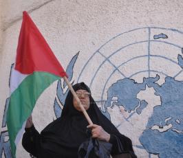 وقفة نسائية للمطالبة بتسريع عملية الاعمار