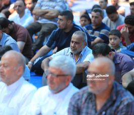 صلاة الجمعة أمام مقر الصليب  ‫(35652100)‬ ‫‬.JPG