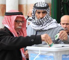 جانب من حملة التبرعات لاهالي القدس في بيت لحم ‫(30794122)‬ ‫‬