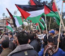 وقفة احتجاجية تندد بالحملات القمعية بالضفة