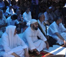  صلاة الجمعة أمام الصليب الأحمر بغزة