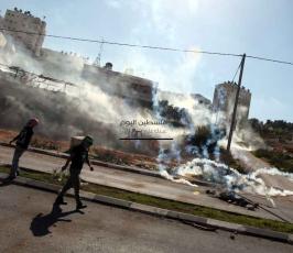 خاص فلسطين اليوم. إصابات ومواجهات أمام معتقل "عوفر" قرب رام الله
