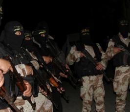 بالصور.. خنساء فلسطين"أم إبراهيم الدحدوح "تتفقد المرابطين على الثغور