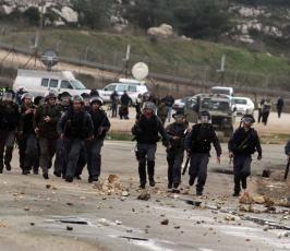خاص فلسطين اليوم...مواجهات وإصابات أمام سجن "عوفر" غربي رام الله