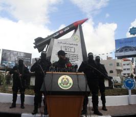 صور:كتائب القسام تفتتح نصب تذكار لصاروخ M75 بشارع الجلاء بغزة