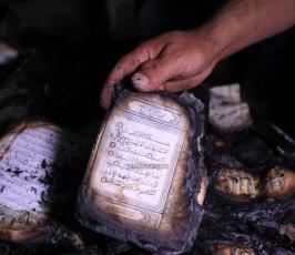 مستوطنون يحرقون مسجداً